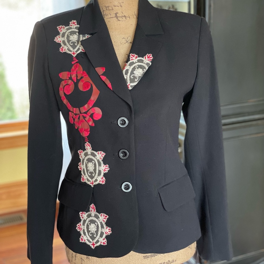 Tokyo embroidered black blazer PETITE